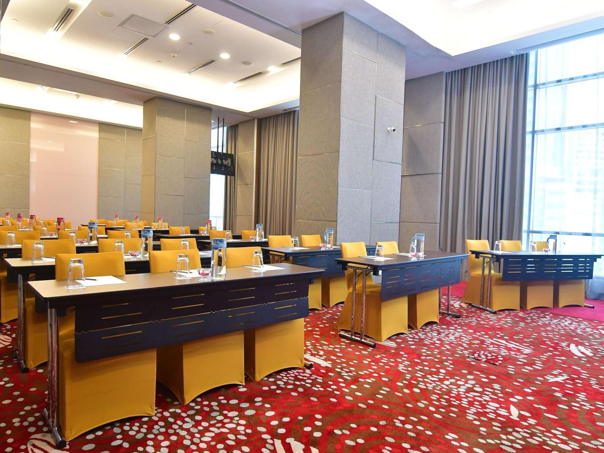 Hotel Mercure Shaw Parade