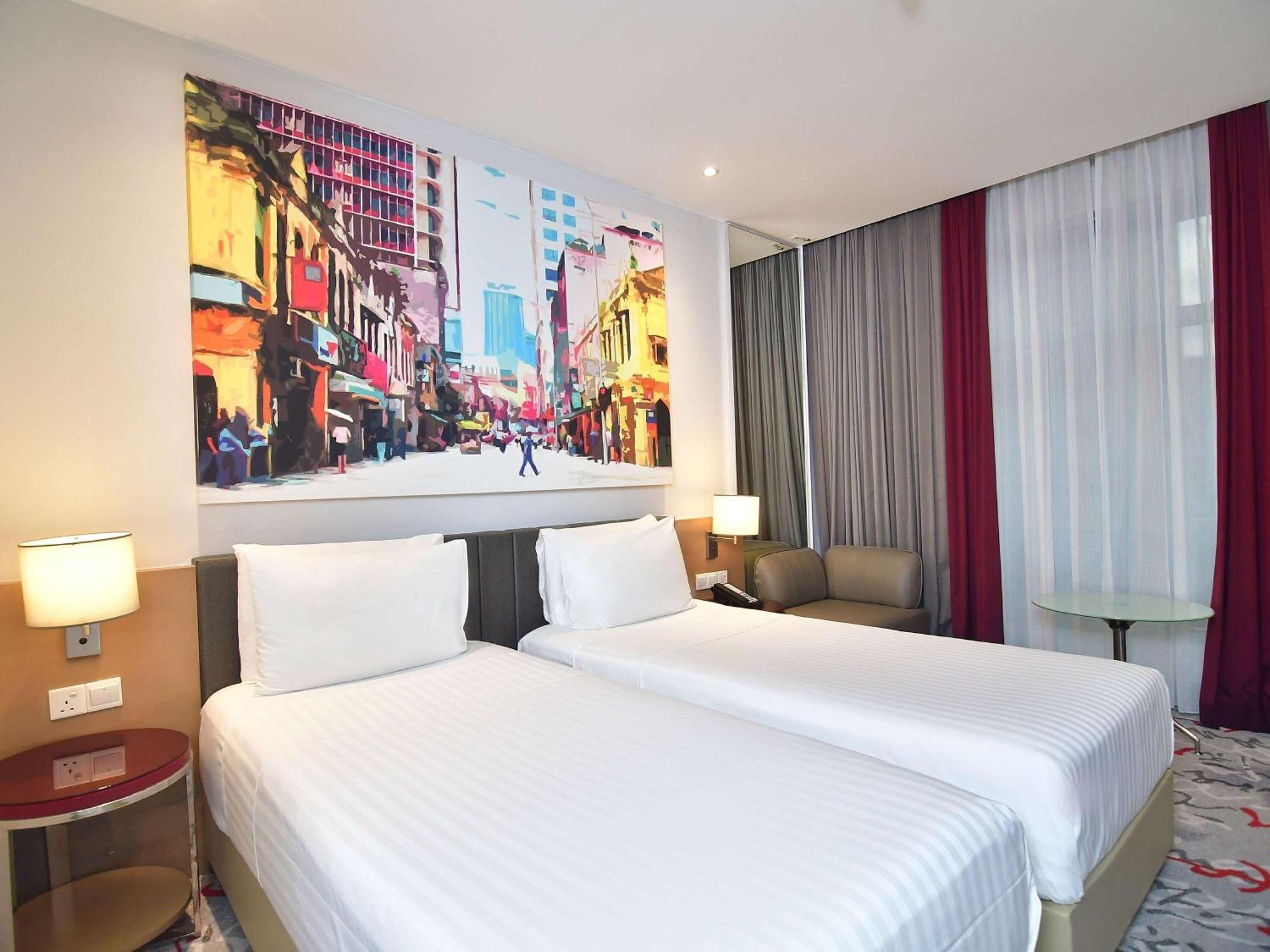 Mercure Shaw Parade Hotel 4*
