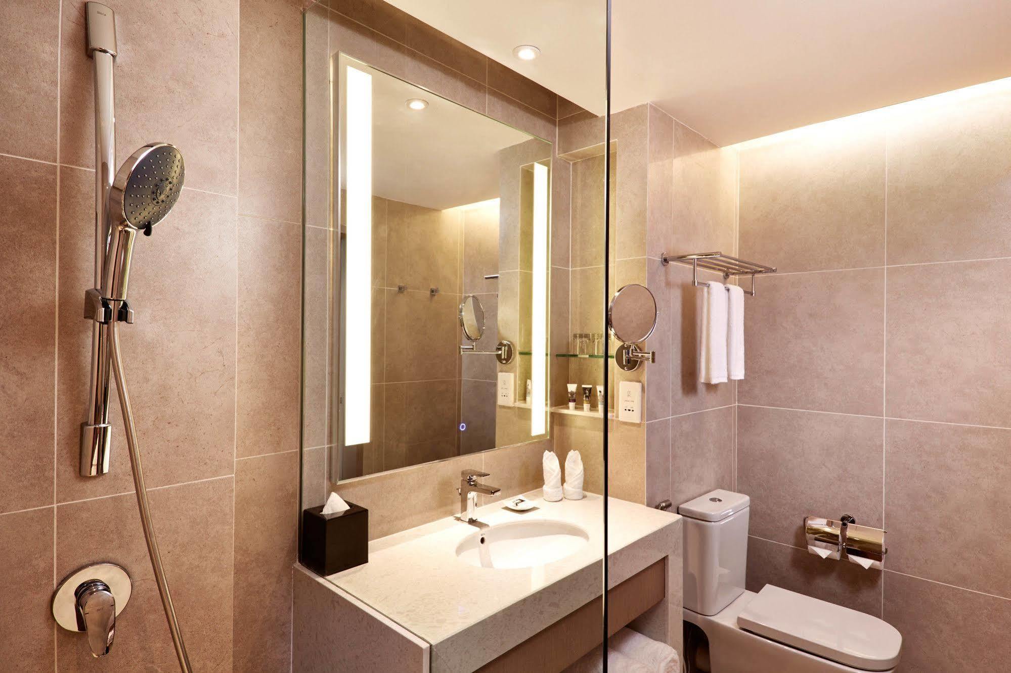 Mercure Shaw Parade Hotel 4*